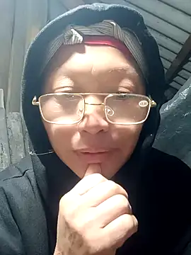 nui-show online show from November 19, 1:44 pm