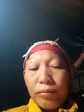 nui-show online show from October 25, 9:59 pm