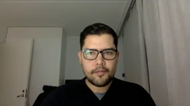 Snapshot of Klooni chatting on November 30, 6:58 am Klooni online show from November 30, 6:58 am