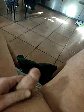 Italianstyle79 online show from February 15, 2:38 pm