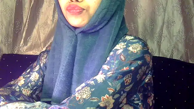 Snapshot of fairyy_tale chatting on February 11, 8:09 pm fairyy tale online show from February 11, 8:09 pm