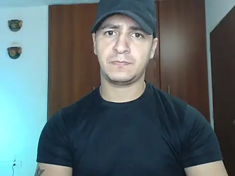 Snapshot of DarkTheKing chatting on January 13, 4:27 am DarkTheKing online show from January 13, 4:27 am