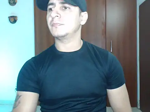 Snapshot of DarkTheKing chatting on January 14, 5:33 am DarkTheKing online show from January 14, 5:33 am