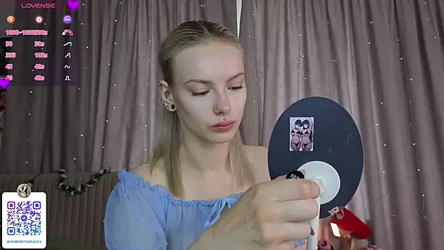Snapshot of Sunshine_agata chatting on June 23, 5:05 am Sunshine agata online show from June 23, 5:05 am