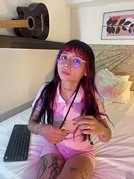 Emma duff online show from March 26, 7:34 pm