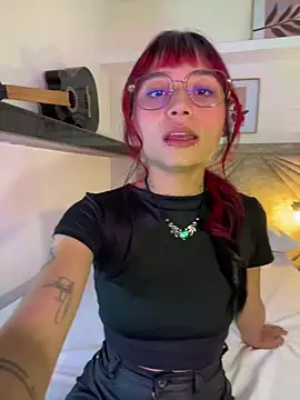 Emma duff online show from April 15, 7:58 pm