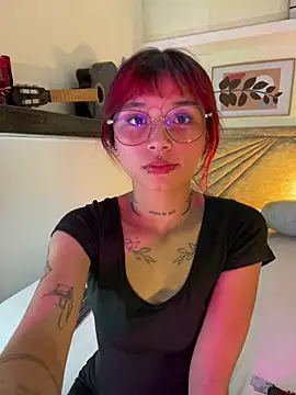 Emma duff online show from April 4, 7:20 pm