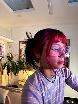 Snapshot of Emma_duff chatting on July 18, 8:06 pm Emma duff online show from July 18, 8:06 pm