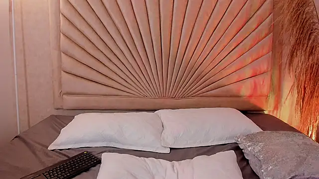 Emma duff online show from November 22, 12:15 pm