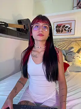 Emma duff online show from April 8, 7:37 pm