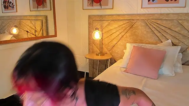 Emma duff online show from March 4, 7:32 pm