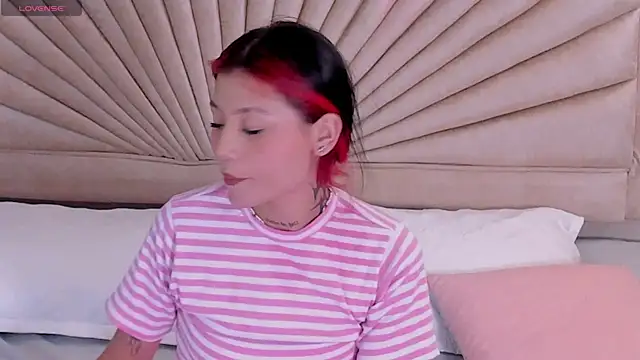 Emma duff online show from December 19, 12:18 pm