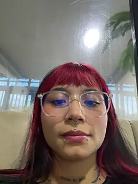 Snapshot of Emma_duff chatting on June 4, 11:37 am Emma duff online show from June 4, 11:37 am