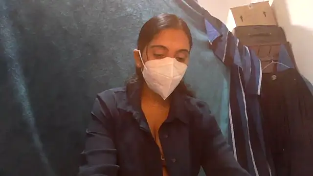 Snapshot of shainiasha1 chatting on June 6, 4:45 pm shainiasha1 online show from June 6, 4:45 pm