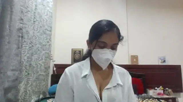 shainiasha1 online show from June 1, 4:39 pm
