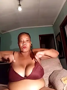 boobsqueenxo online show from February 7, 9:23 pm