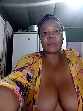 boobsqueenxo online show from November 16, 6:40 am