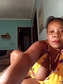 boobsqueenxo online show from February 5, 6:04 pm