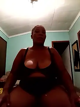 boobsqueenxo online show from February 19, 9:12 pm