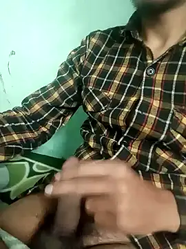 maxmishra18 online show from December 5, 5:28 am