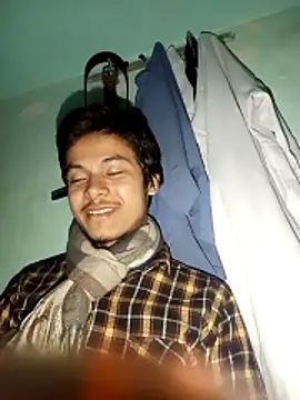 maxmishra18 online show from November 15, 5:06 pm