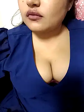 Snapshot of Cuty-Lina chatting on November 15, 3:27 pm Cuty-Lina online show from November 15, 3:27 pm