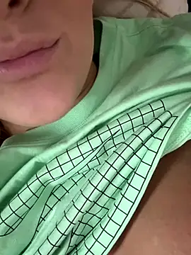 Snapshot of alessia_ferri chatting on October 17, 9:12 am alessia ferri online show from October 17, 9:12 am