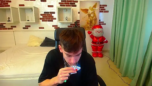 BradyFlint online show from December 21, 7:32 am