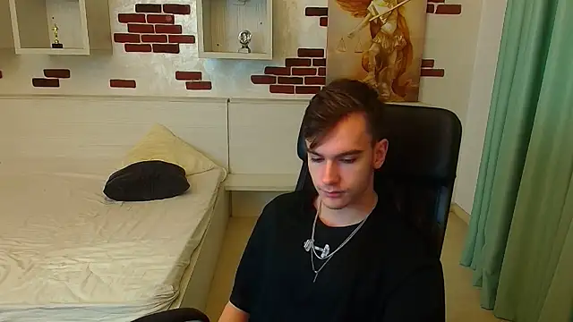 BradyFlint online show from December 4, 5:17 am