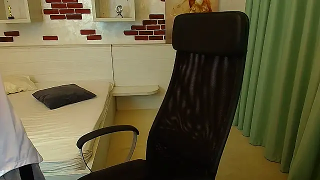 BradyFlint online show from October 27, 5:30 am