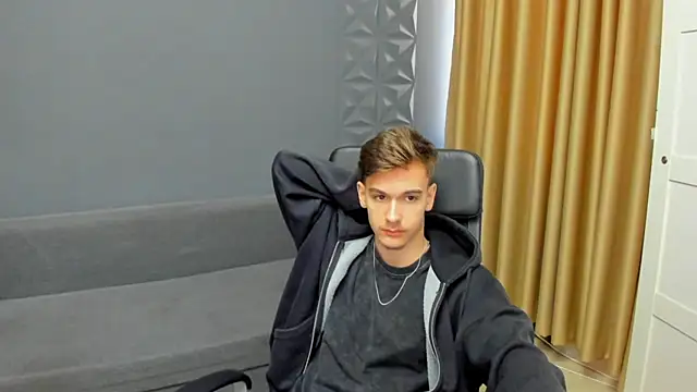 BradyFlint online show from April 15, 4:18 am