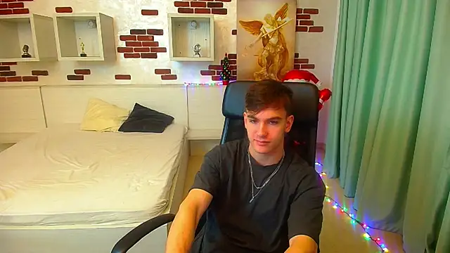 BradyFlint online show from December 19, 5:21 am