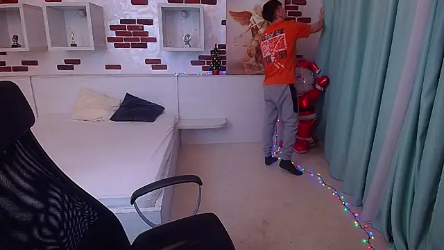 BradyFlint online show from December 15, 6:08 am