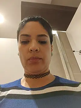 Snapshot of Natimiau chatting on November 8, 5:49 pm Natimiau online show from November 8, 5:49 pm