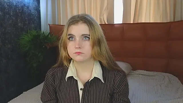 NightSaffron online show from November 26, 6:46 am