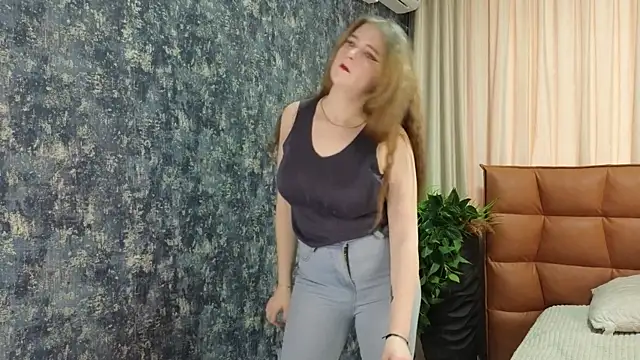 NightSaffron online show from December 5, 6:56 am