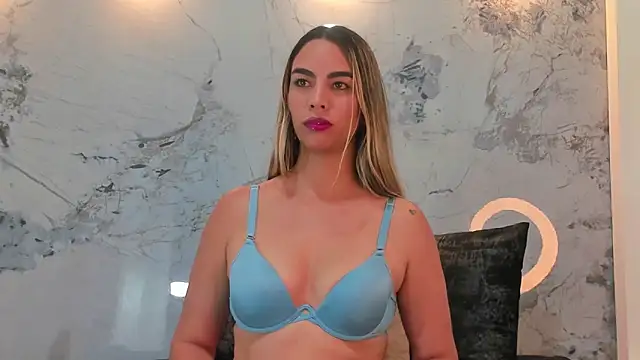 Snapshot of Karina_chastillo chatting on May 5, 11:46 am Karina chastillo online show from May 5, 11:46 am