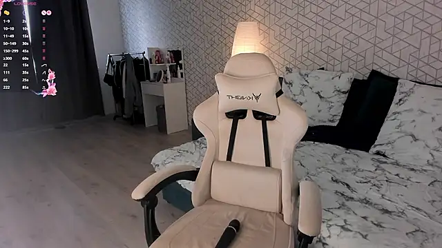 NayaValen online show from March 30, 3:41 am