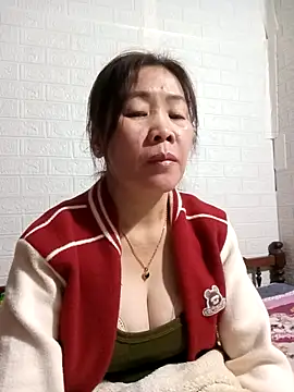 tabby-cat11 online show from December 5, 1:49 am