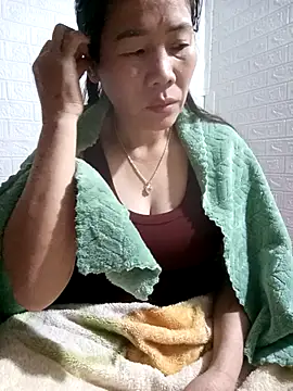 tabby-cat11 online show from December 19, 9:17 pm