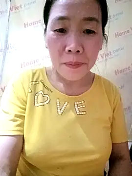 Snapshot of tabby-cat11 chatting on October 16, 1:41 pm tabby-cat11 online show from October 16, 1:41 pm