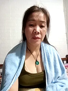 tabby-cat11 online show from November 22, 7:24 pm