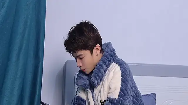 Snapshot of Stuffy-111 chatting on November 13, 11:14 am Stuffy-111 online show from November 13, 11:14 am