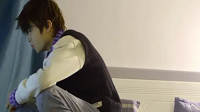 Snapshot of Stuffy-111 chatting on February 1, 10:52 pm Stuffy-111 online show from February 1, 10:52 pm