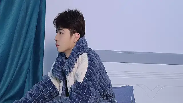 Snapshot of Stuffy-111 chatting on November 3, 10:19 am Stuffy-111 online show from November 3, 10:19 am