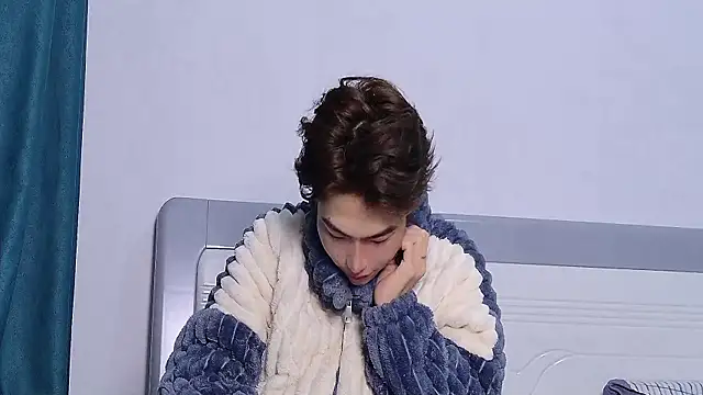 Snapshot of Stuffy-111 chatting on November 11, 12:33 pm Stuffy-111 online show from November 11, 12:33 pm