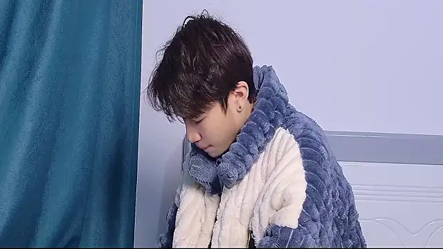 Snapshot of Stuffy-111 chatting on November 21, 10:25 am Stuffy-111 online show from November 21, 10:25 am