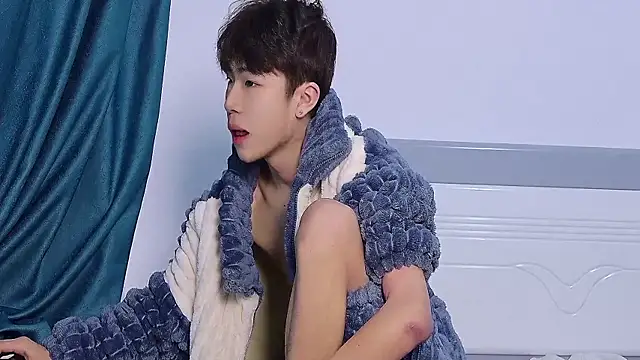 Snapshot of Stuffy-111 chatting on October 31, 9:00 pm Stuffy-111 online show from October 31, 9:00 pm