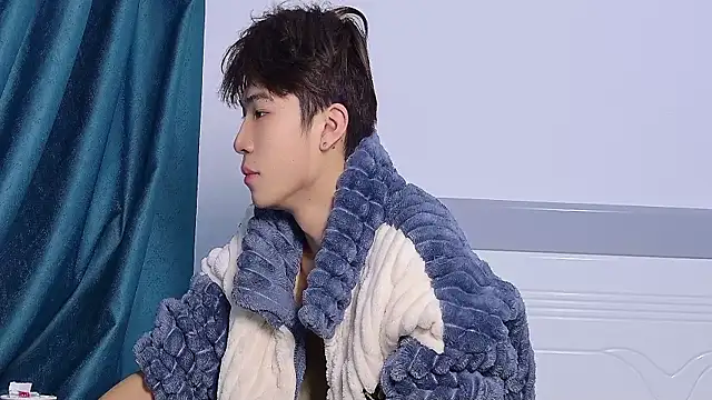 Snapshot of Stuffy-111 chatting on November 15, 11:36 am Stuffy-111 online show from November 15, 11:36 am