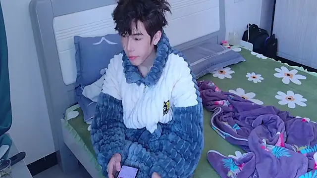 Snapshot of Stuffy-111 chatting on October 24, 4:22 am Stuffy-111 online show from October 24, 4:22 am